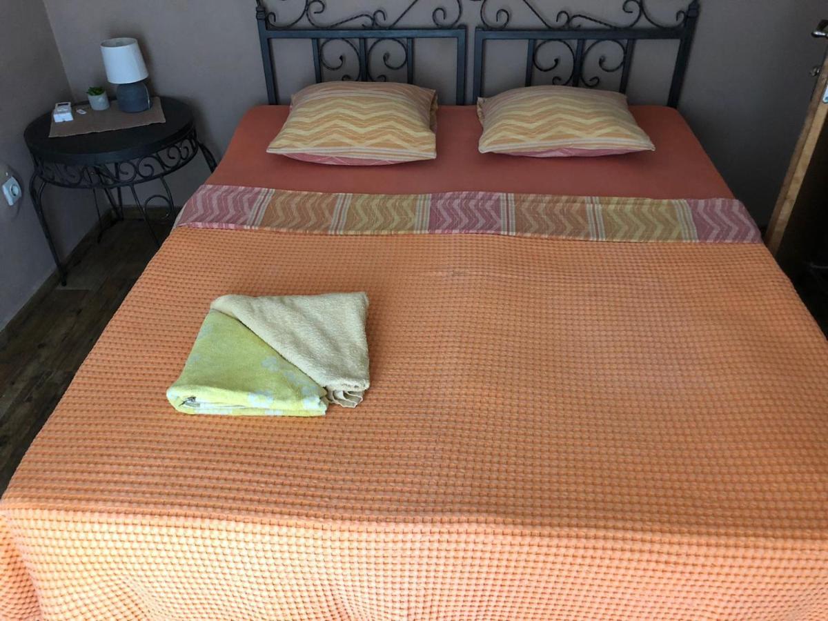 Hostel Anton Tivat Eksteriør billede