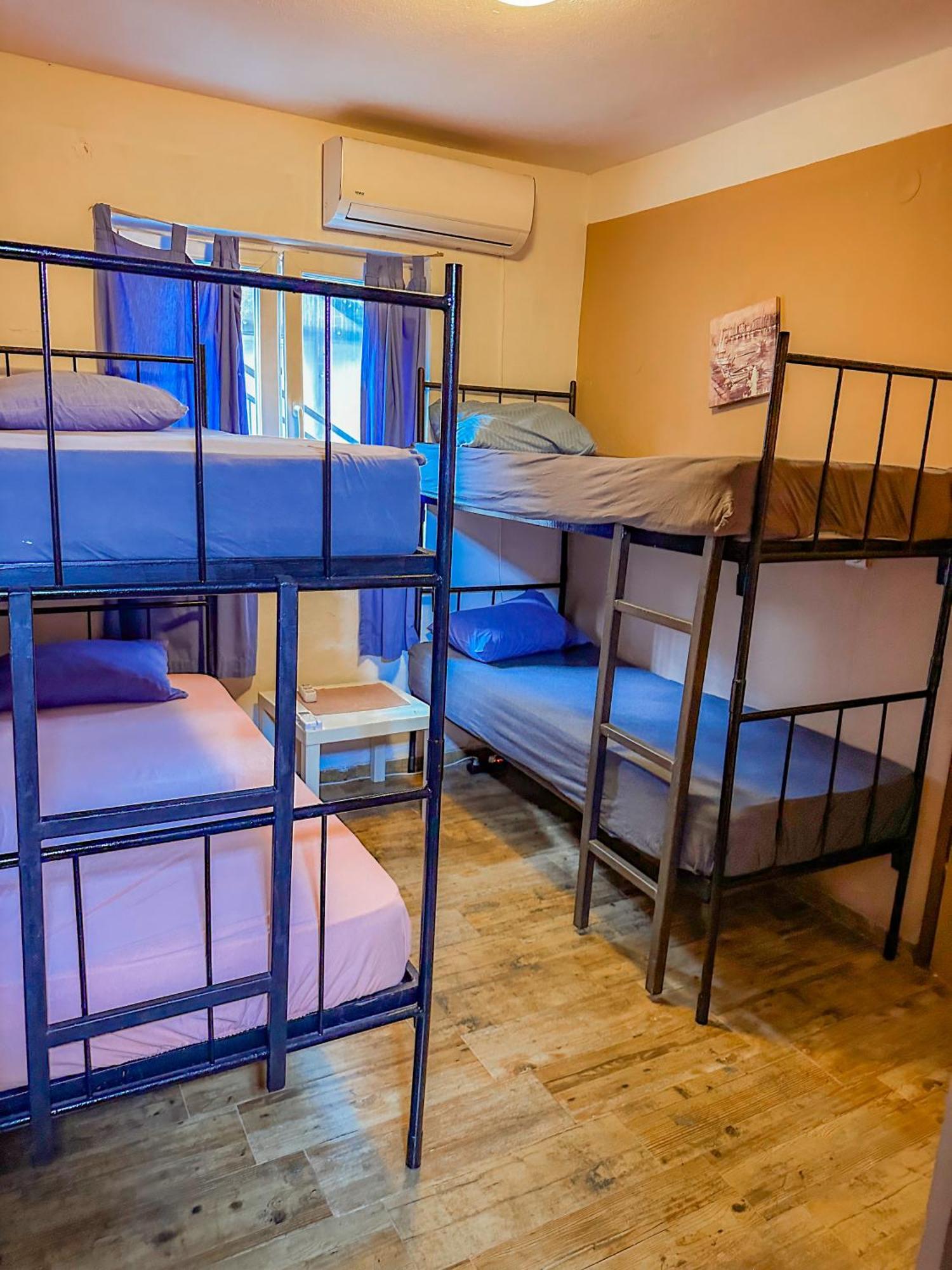 Hostel Anton Tivat Eksteriør billede