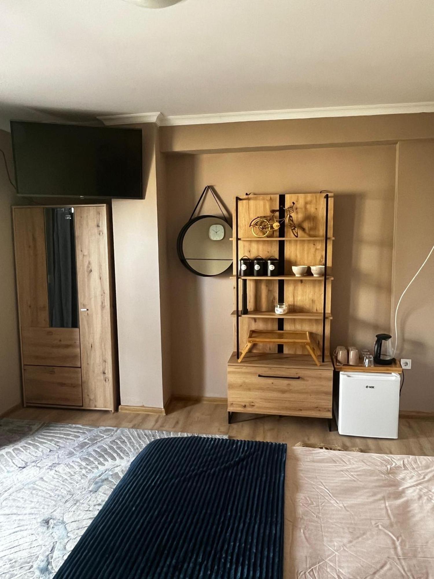 Hostel Anton Tivat Eksteriør billede